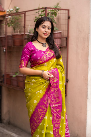 Parrot Rani Premium Bandhani